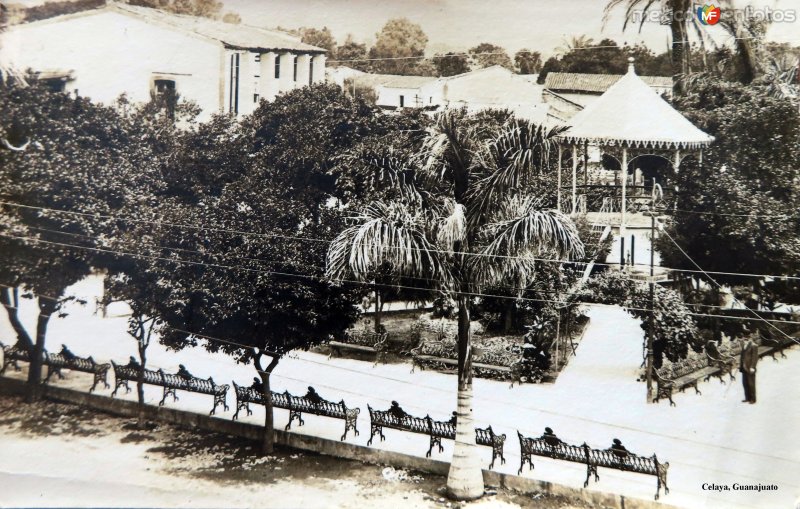 Kiosko y jardin.