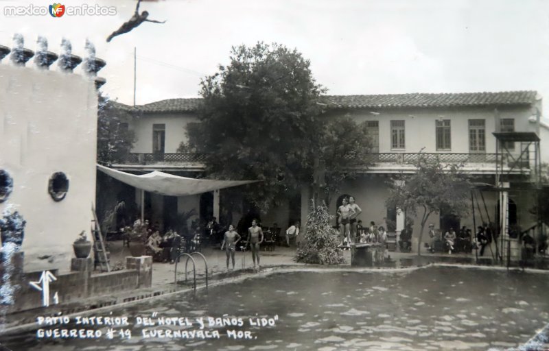 Patio interior del Hotel Banos y Lido,