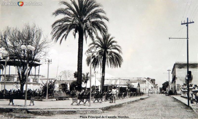 Plaza Principal de Cuautla Morelos. ( Circulada el 2 de Noviembre de 1928 ).