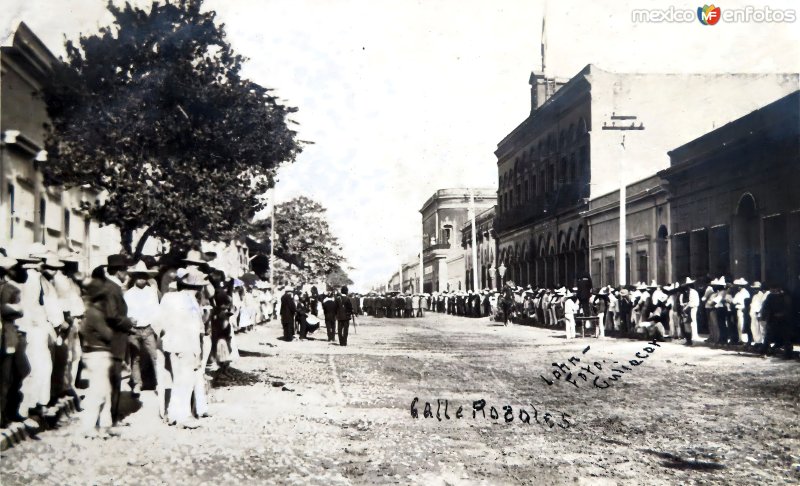 Calle Rosales por el Fotógrafo A. W. Lohn.