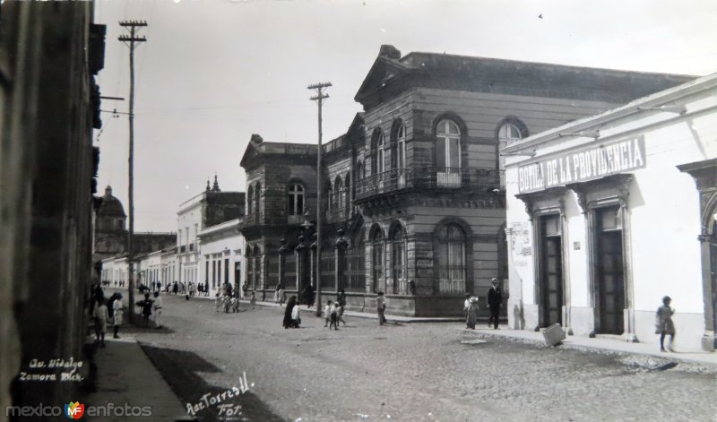 Avenida Hidalgo. ( Circulada el 19 de Junio de 1930 ).