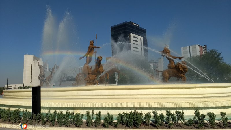 Macroplaza  Fuente de Neptuno