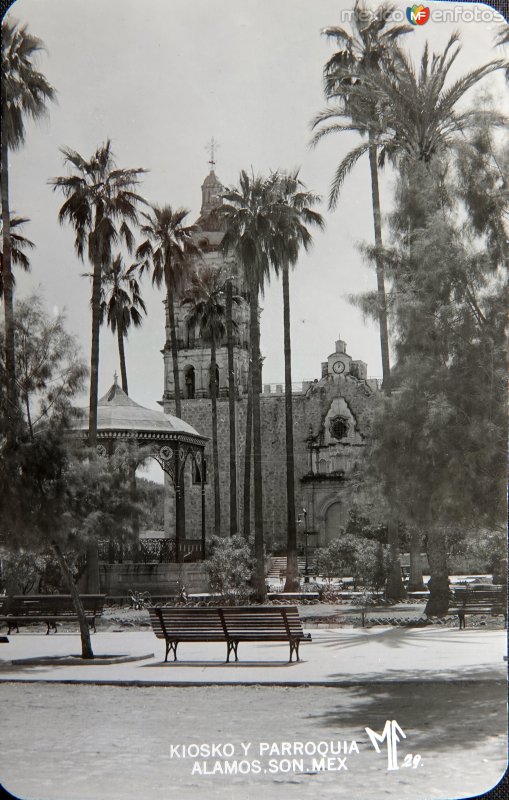 Kiosko y Parroquia.