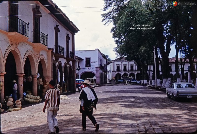 Escena callejera Celaya Guanajuato 1967