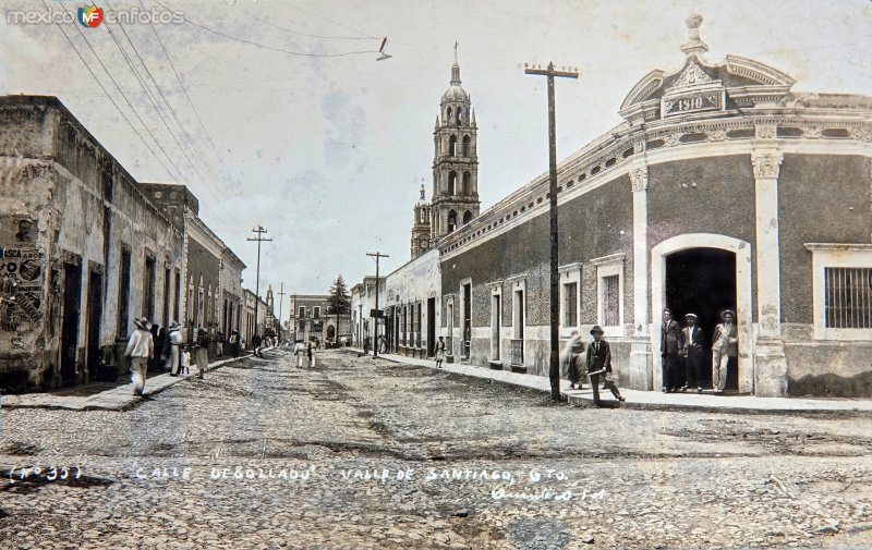 Calle Degollado ( Circulada el dia 2 de Enero de 1928 ) .