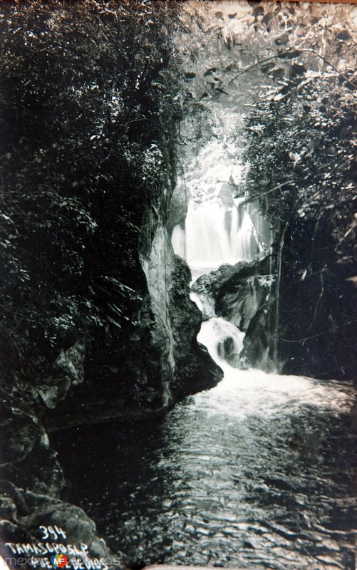 Cascada Puente de Dios por el Fotógrafo Hugo Brehme.