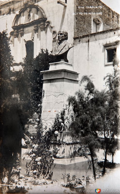 Busto de Hidalgo.