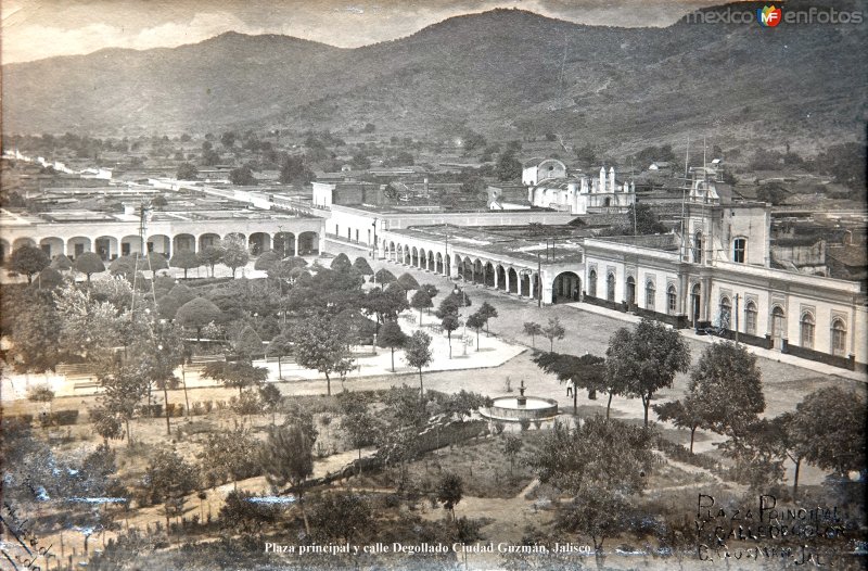 Plaza principal y calle Degollado Ciudad Guzmán, Jalisco ( Circulada el 23 de Diciembre de 1912 ).