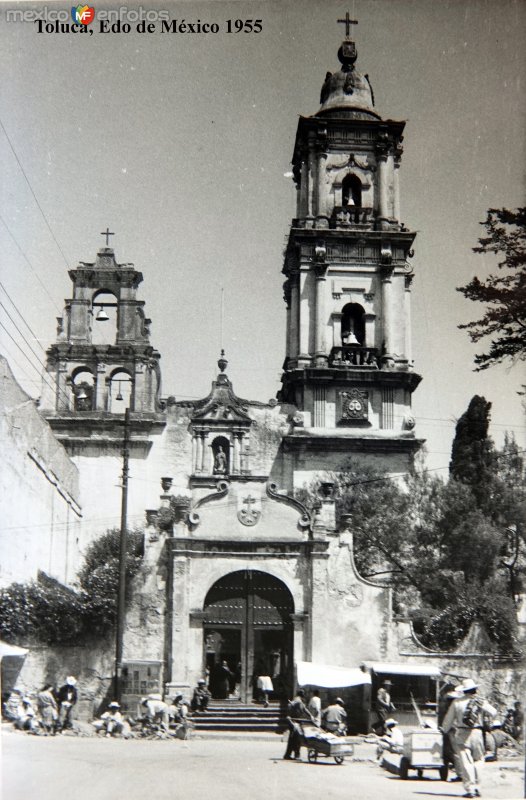 Entrada a La Iglesia Toluca, Edo de México 1955.