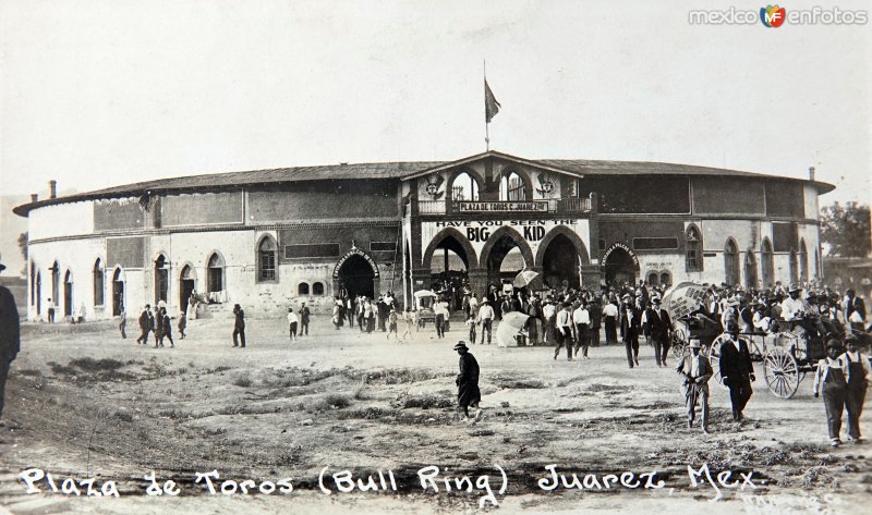 La Plaza de toros.