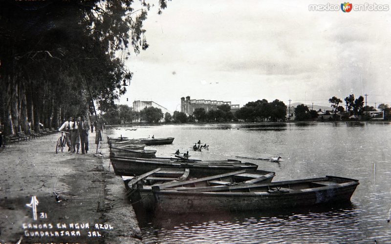 Canoas en Agua Azul.