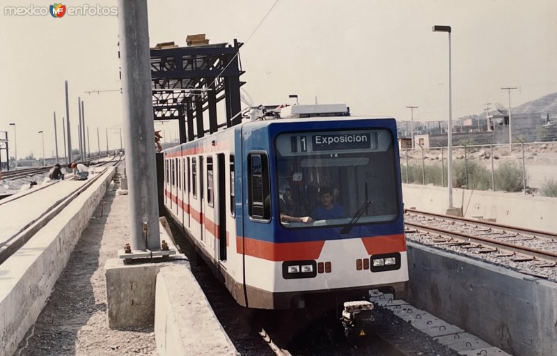 Carro del metro en sus primeras pruebas durante 1990