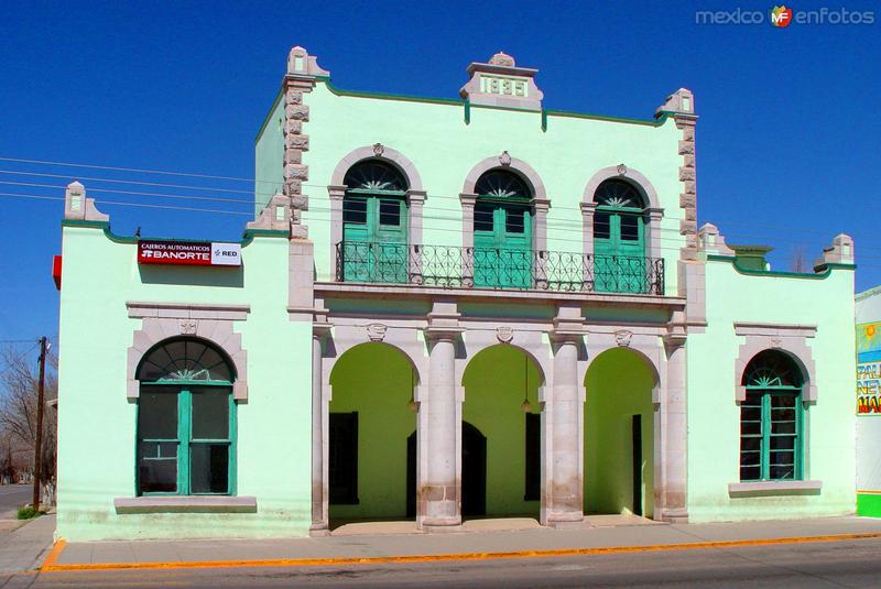 Fotos de Casas Grandes, Chihuahua: Edificio antiguo construido en 1935