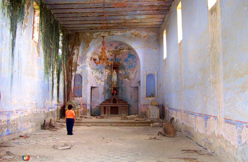 Fotos de Nueva Apolonia, Tamaulipas: Interior de la Capilla