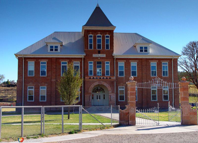 Fotos de Colonia Juárez, Chihuahua: Academia Juárez