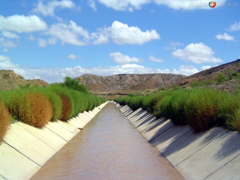 Fotos de Ojinaga, Chihuahua: Canal de irrigación