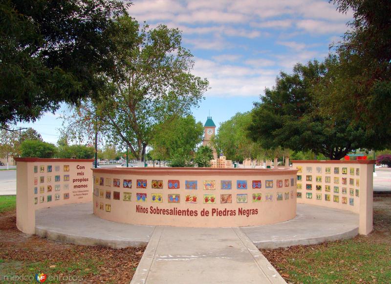 Fotos de Piedras Negras, Coahuila: Monumento a los Niños Sobresalientes de Piedras Negras