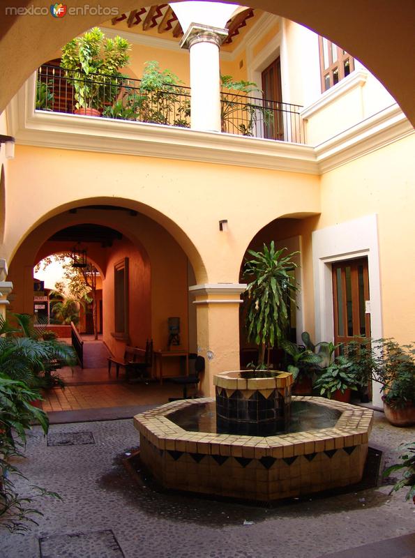 Fotos de Colima, Colima: Patio interior del Palacio Municipal