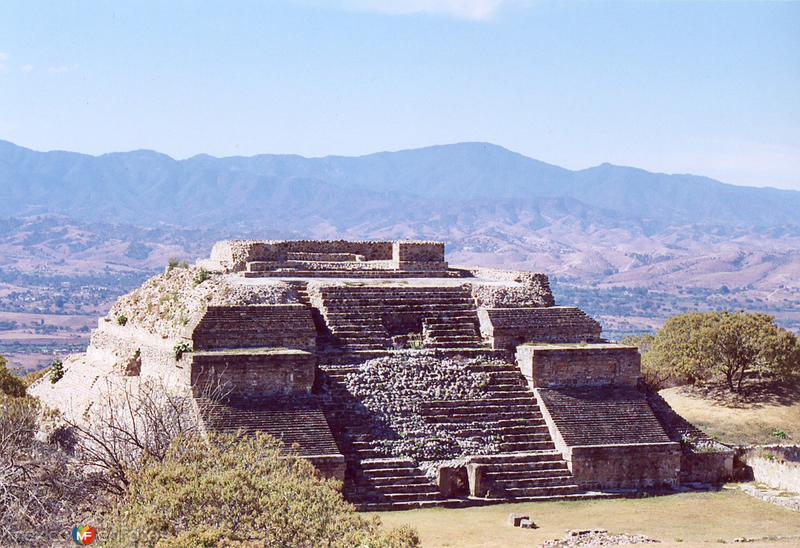 Fotos de Monte Albán, Oaxaca: Pirámide Zapoteca