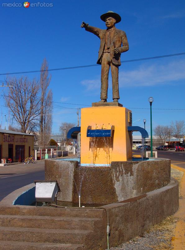 Fotos de Cuauhtémoc, Chihuahua: Alvaro Obregón: Monumento a Miguel Calderón