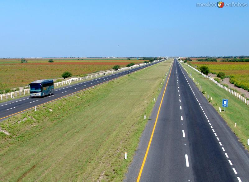 Fotos de Río Bravo, Tamaulipas: Autopista Matamoros - Reynosa (México-2)