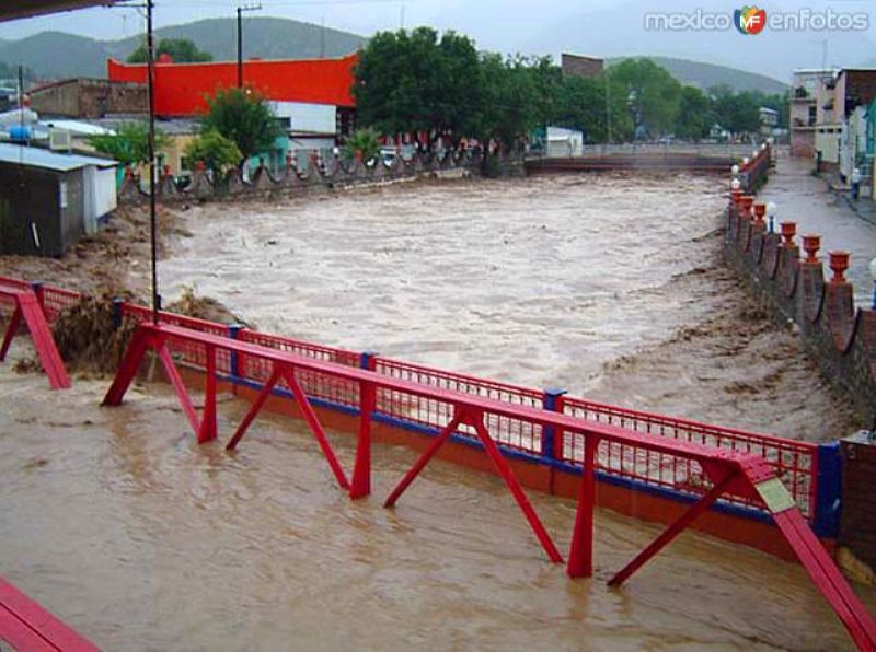 Fotos de Santa Bárbara, Chihuahua: Arroyo crecido