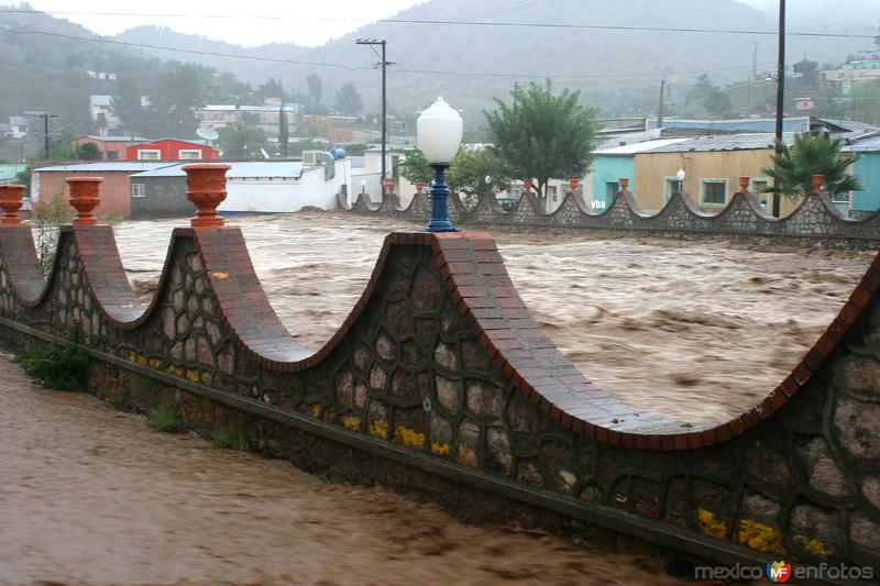 Fotos de Santa Bárbara, Chihuahua: Arroyo crecido