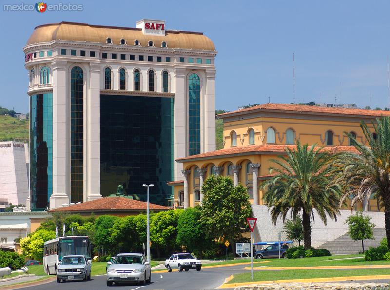 Fotos de San Pedro Garza García, Nuevo León: Edificios de Valle Oriente