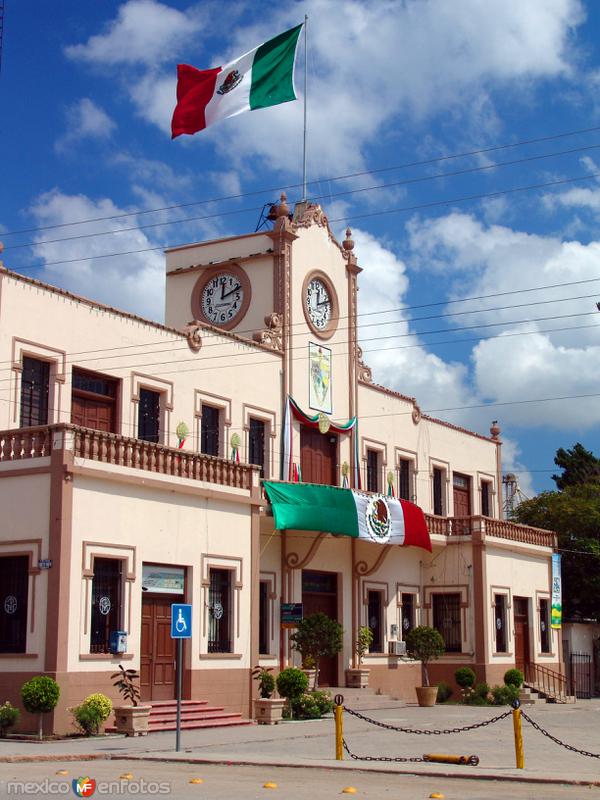 Fotos de Sabinas, Coahuila: Presidencia Municipal