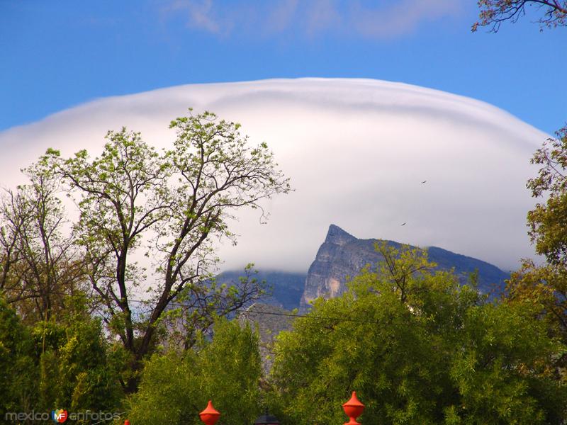 Fotos de Bustamante, Nuevo León: Extraña formación de nube