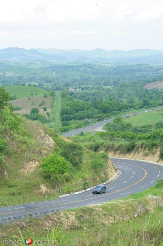 Fotos de Papantla, Veracruz: CAMINO DE TAJIN A PAPANTLA, VER. MEX.