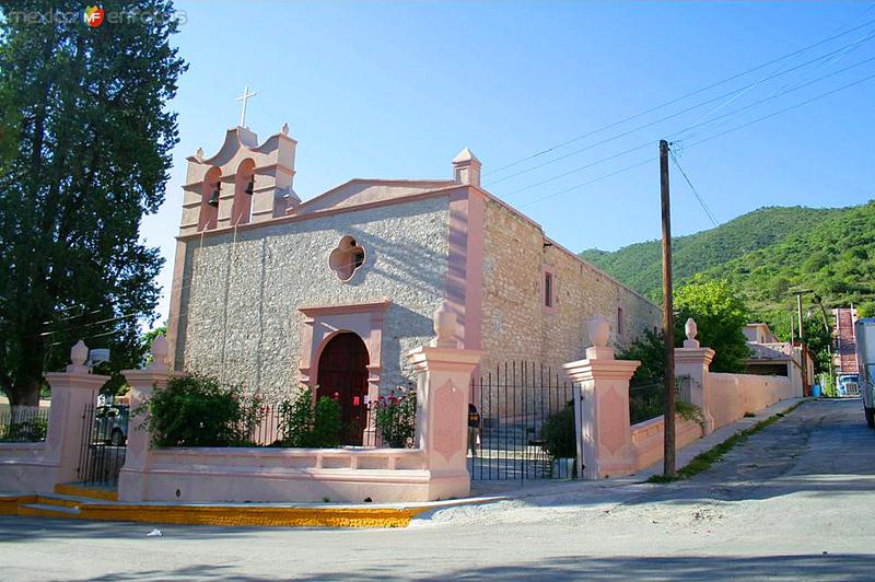 Fotos de Iturbide, Nuevo León: TEMPLO DE SAN PEDRO APOSTOL