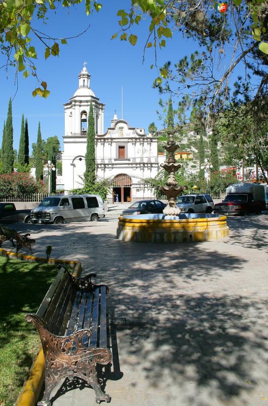 Fotos de Galeana, Nuevo León: IGLESIA SAN PABLO APOSTOL Y PLAZA PRINCIPAL