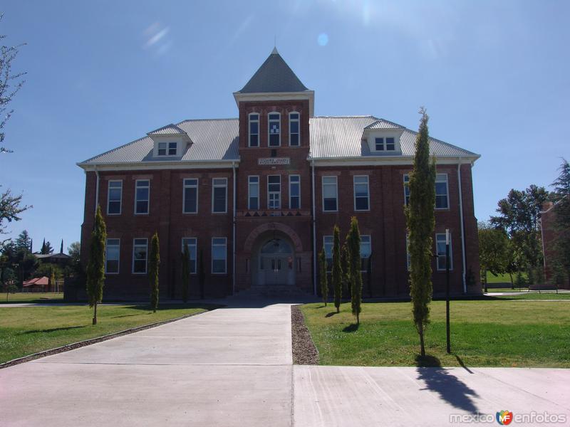 Fotos de Colonia Juárez, Chihuahua: Academia Juárez