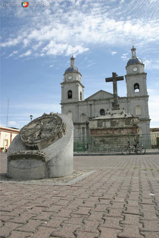 Fotos de Tuxpan, Jalisco: Escudo - Cruz - Templo