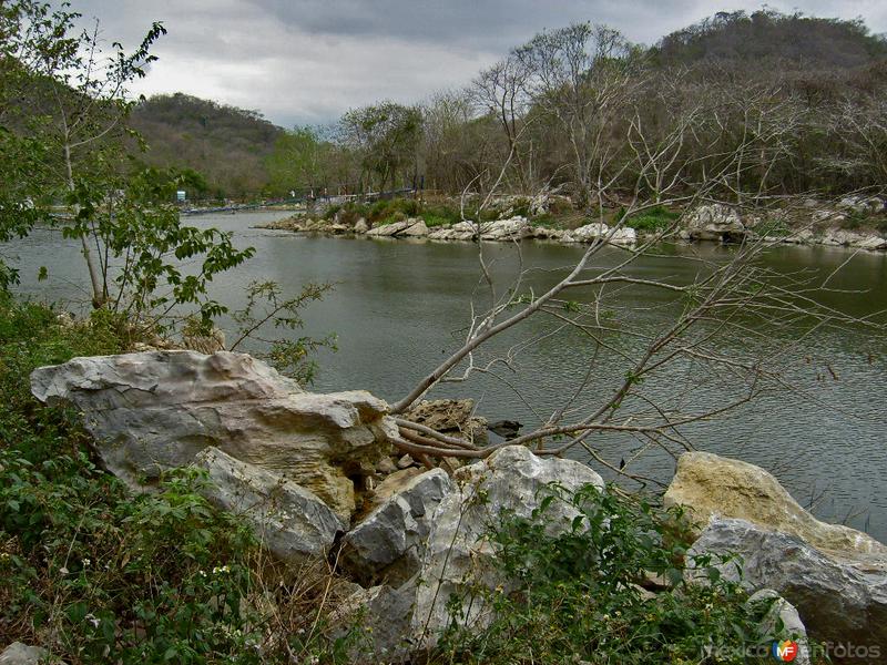 Fotos de Ciudad Lagunas, Oaxaca: laguna azul1