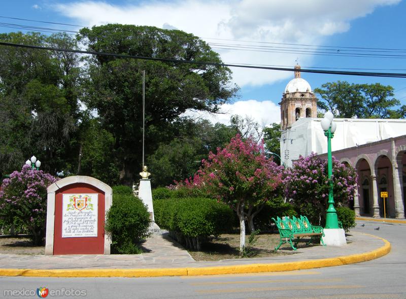 Fotos de Valle De Allende, Chihuahua: Plaza principal de Valle de Allende