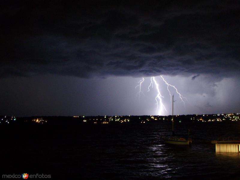 Fotos de Tequesquitengo, Morelos: Tormenta Eléctrica en Tequesquitengo