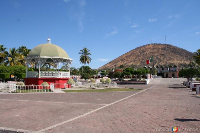 Fotos de Nueva Italia, Michoacán: KIOSKO DE NUEVA ITALIA, MICHOACAN