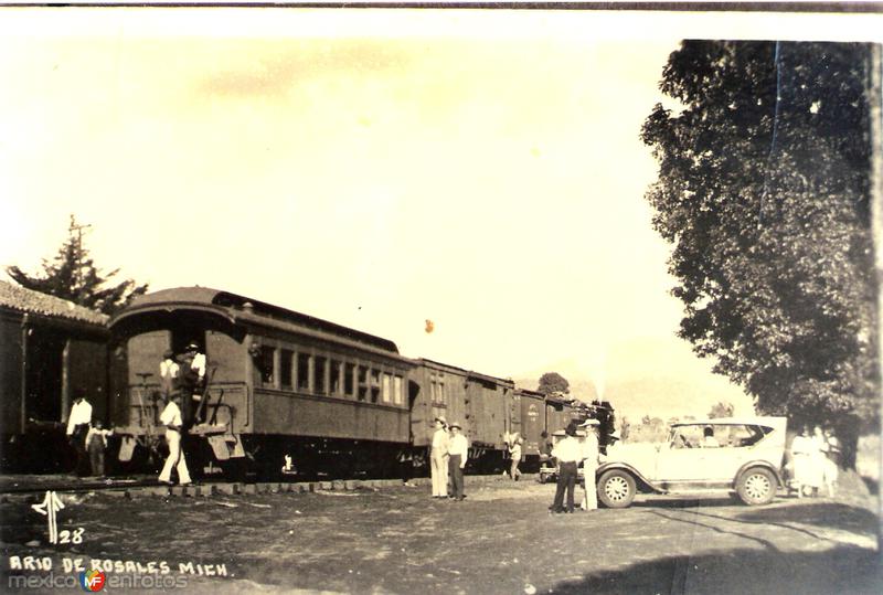 Fotos de Ario De Rosales, Michoacán: Estacion del FFCC