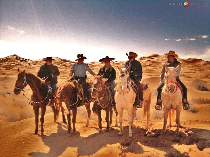 Fotos de Samalayuca, Chihuahua: Cabalgando en Samalayuca