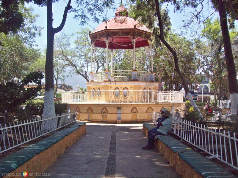 Fotos de Santiago Juxtlahuaca, Oaxaca: kiosko en Plaza Principal