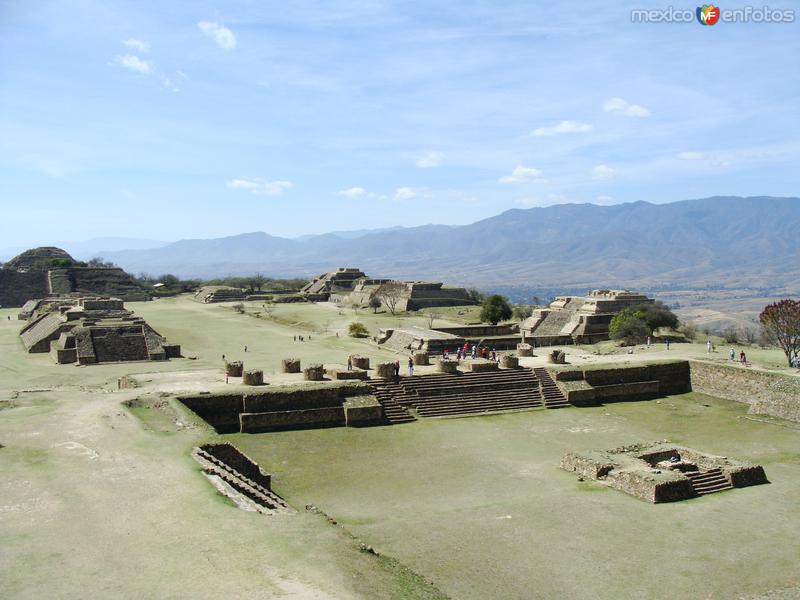 Fotos de Monte Albán, Oaxaca: Explanada principal