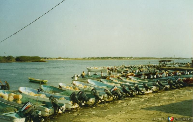 Fotos de Puerto Chiapas, Chiapas: Embarcaciones en Puerto Chiapas.