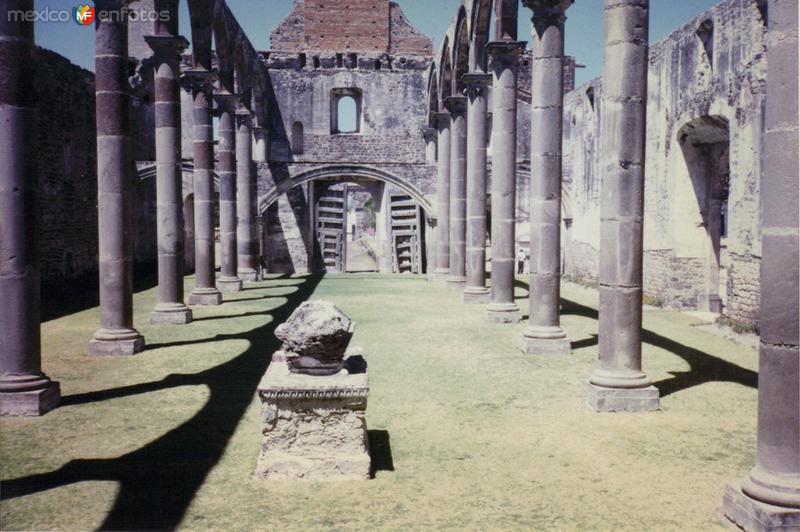 Fotos de Tecali De Herrera, Puebla: Arquería en el interior del Ex-convento de Tecali. Siglo XVI. Tecali de Herrera, Puebla