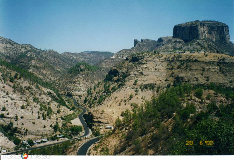 Fotos de Basíhuare, Chihuahua: Comunidad Tarahumara de Basíhuare y la carretera Creel-Guachochi. Edo. de Chihuahua