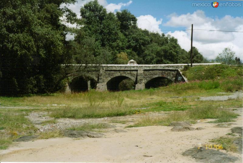 Fotos de Santa María Atlihuetzía, Tlaxcala: Puente colonial en Santa María Atlihuetzía, Tlaxcala.