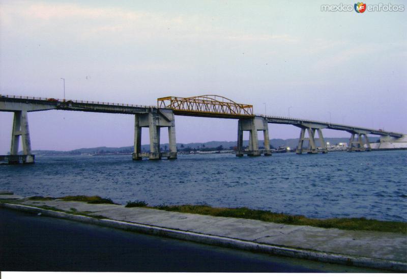 Fotos de Alvarado, Veracruz: Puente de Alvarado sobre el Río Papaloapan desde el malecón de la ciudad de Alvarado, Veracruz