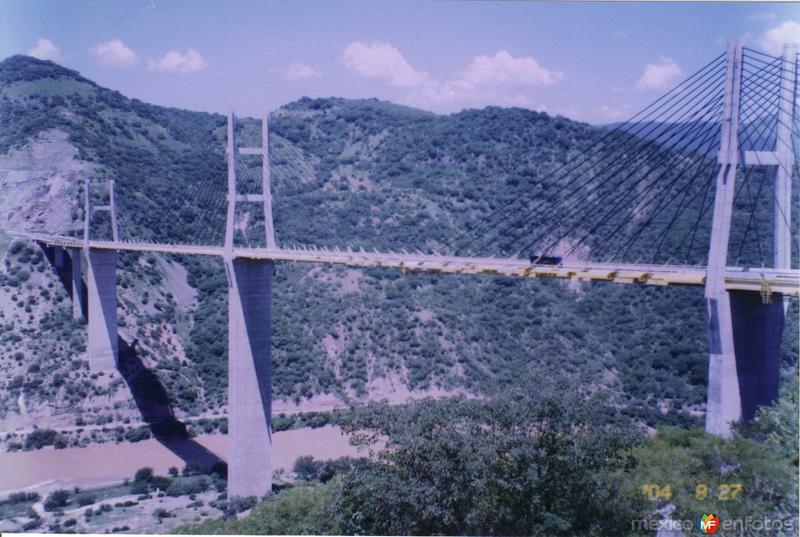 Fotos de San Francisco Ozomatlán, Guerrero: Puente atirantado 