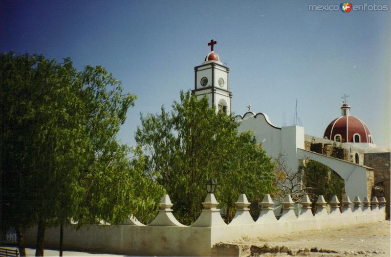 Fotos de San Pedro Tetitlán, Puebla: Atrio y parroquia de la comunidad de San Pedro Tetitlán, Puebla